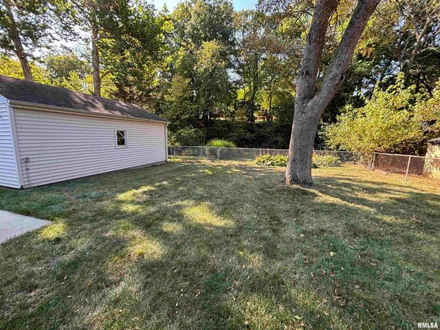 1914 W WHITE OAK Drive, Peoria, IL 61614