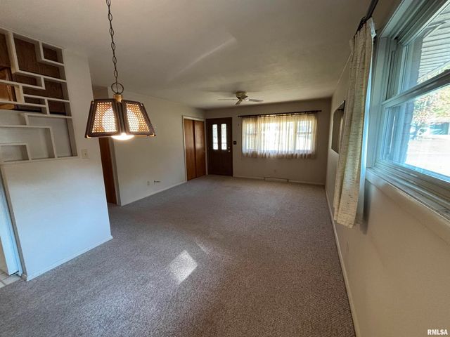 1914 W WHITE OAK Drive, Peoria, IL 61614