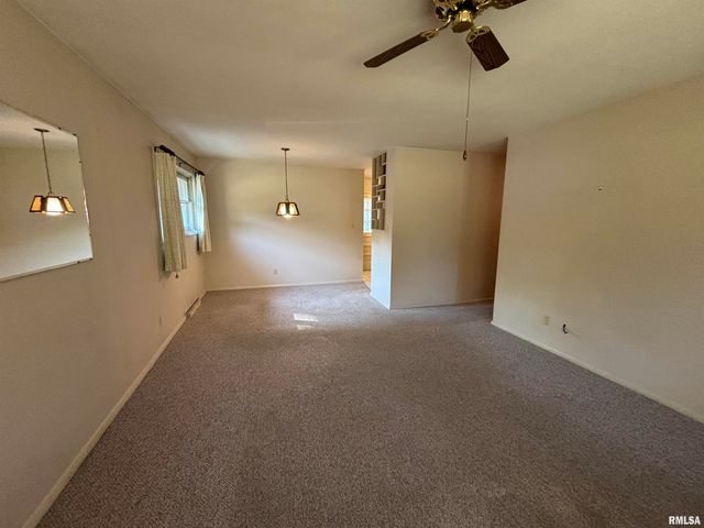 1914 W WHITE OAK Drive, Peoria, IL 61614