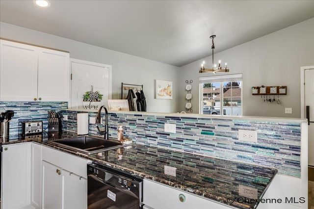 5611 INDEPENDENCE DR, Cheyenne, WY 82001