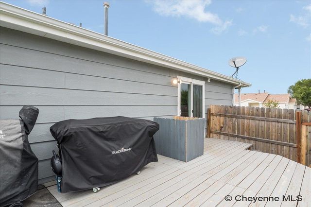 5611 INDEPENDENCE DR, Cheyenne, WY 82001