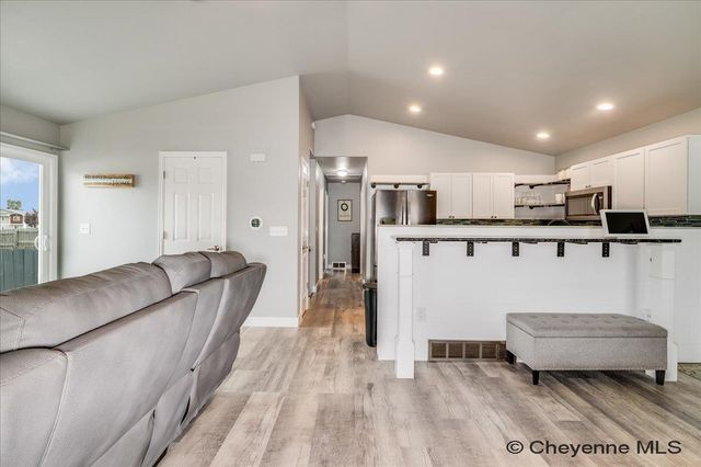 5611 INDEPENDENCE DR, Cheyenne, WY 82001