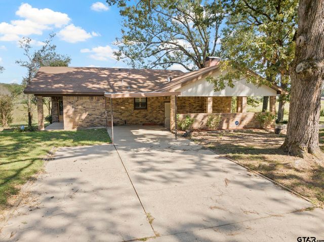 302 Smith St, Naples, TX 75568
