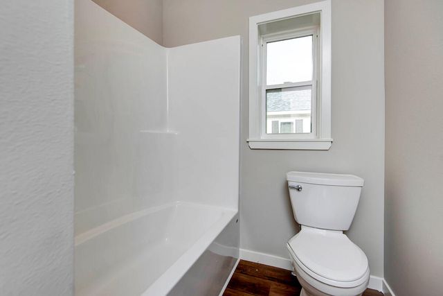 2214 N Kellett Avenue, Springfield, MO 65803