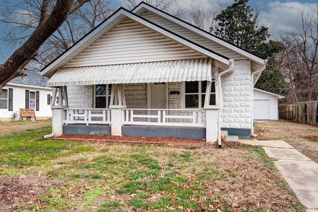 2214 N Kellett Avenue, Springfield, MO 65803