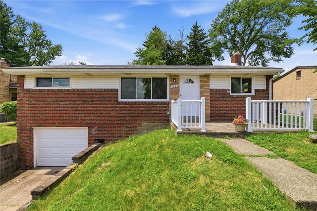 5044 Leona Dr, Baldwin Boro, PA 15227