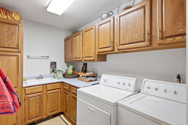 2402 LYNNWOOD DR, Columbia, MO 65203