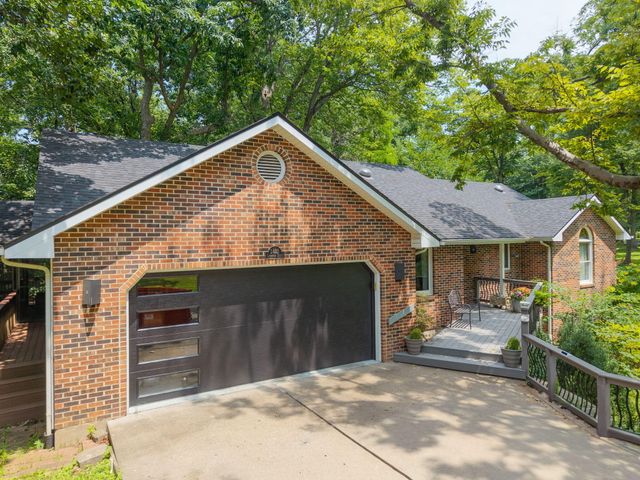 2402 LYNNWOOD DR, Columbia, MO 65203