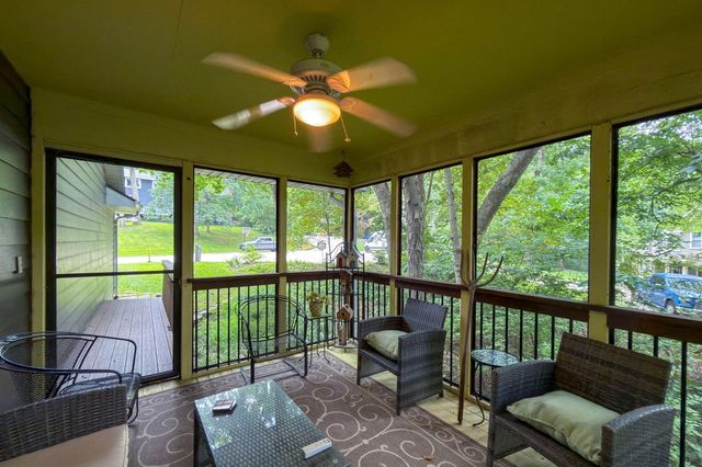 2402 LYNNWOOD DR, Columbia, MO 65203