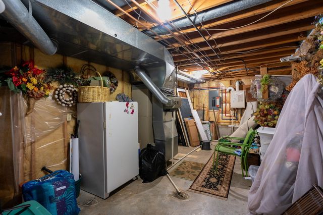 2402 LYNNWOOD DR, Columbia, MO 65203