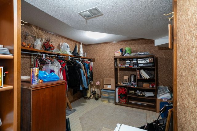 2402 LYNNWOOD DR, Columbia, MO 65203
