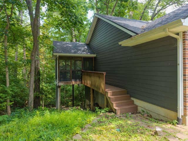 2402 LYNNWOOD DR, Columbia, MO 65203