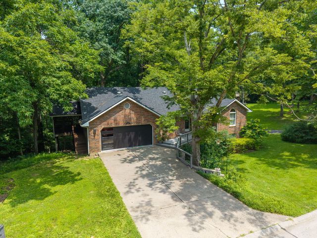 2402 LYNNWOOD DR, Columbia, MO 65203