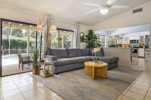 20869 Sonrisa Way, Boca Raton, FL 33433