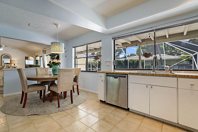 20869 Sonrisa Way, Boca Raton, FL 33433