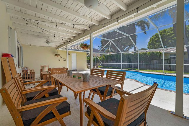 20869 Sonrisa Way, Boca Raton, FL 33433
