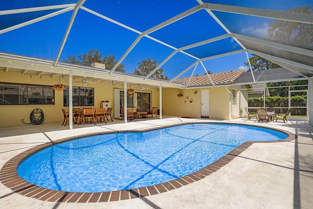 20869 Sonrisa Way, Boca Raton, FL 33433