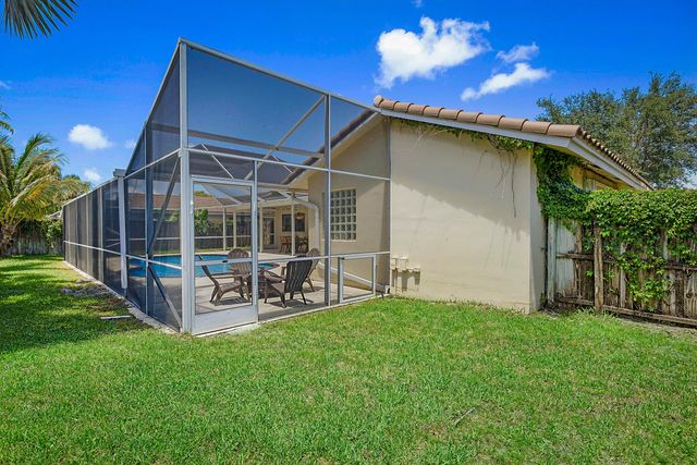 20869 Sonrisa Way, Boca Raton, FL 33433