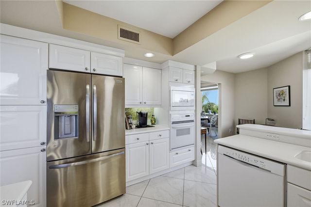 7225 Pelican Bay BLVD 305, Naples, FL 34108