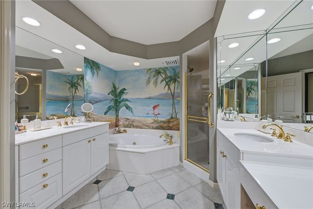 7225 Pelican Bay BLVD 305, Naples, FL 34108