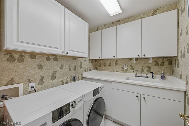 7225 Pelican Bay BLVD 305, Naples, FL 34108