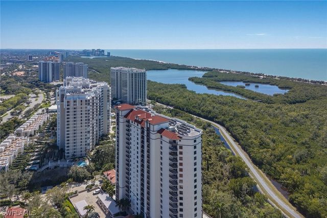 7225 Pelican Bay BLVD 305, Naples, FL 34108