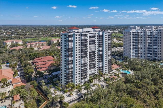 7225 Pelican Bay BLVD 305, Naples, FL 34108