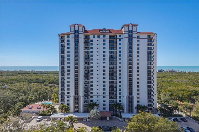 7225 Pelican Bay BLVD 305, Naples, FL 34108