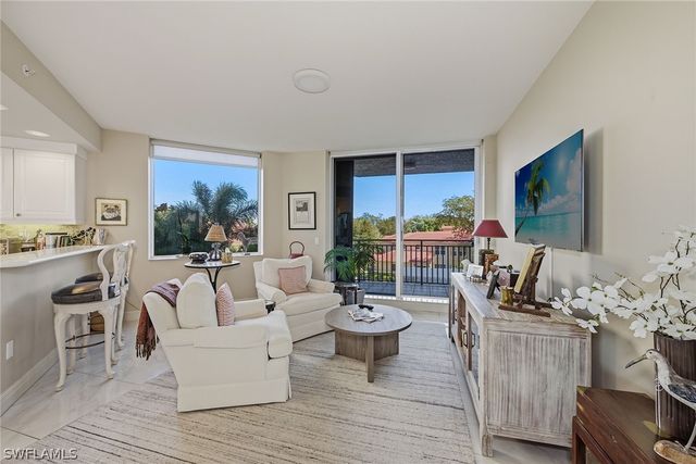 7225 Pelican Bay BLVD 305, Naples, FL 34108