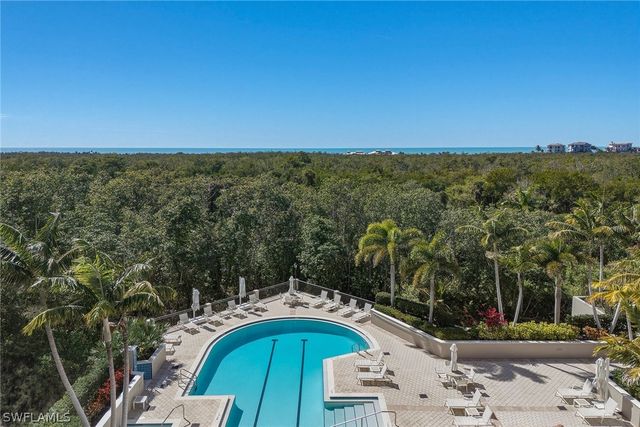 7225 Pelican Bay BLVD 305, Naples, FL 34108