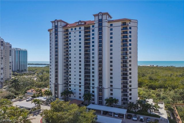7225 Pelican Bay BLVD 305, Naples, FL 34108