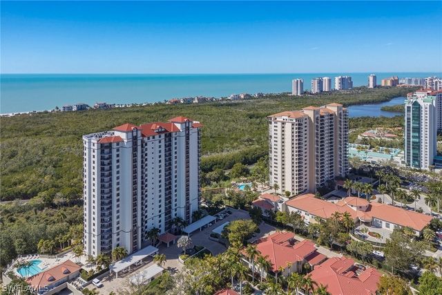 7225 Pelican Bay BLVD 305, Naples, FL 34108