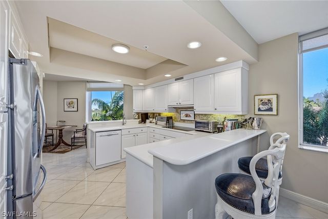 7225 Pelican Bay BLVD 305, Naples, FL 34108