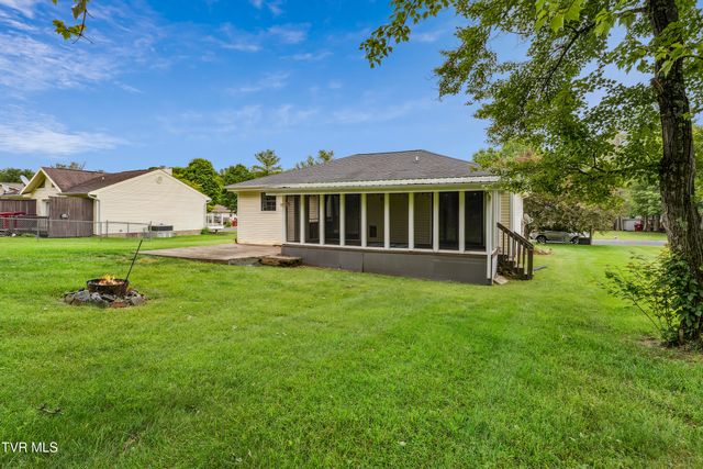 1760 Todd Drive, Johnson City, TN 37604
