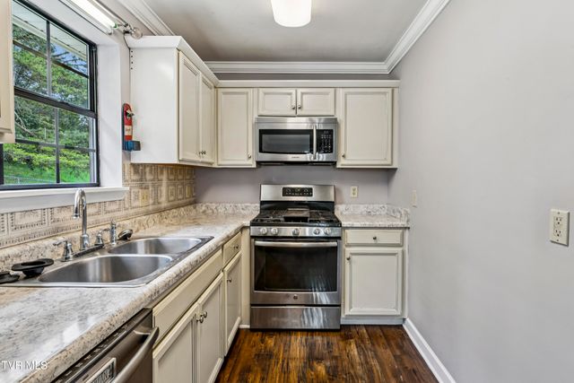 1760 Todd Drive, Johnson City, TN 37604