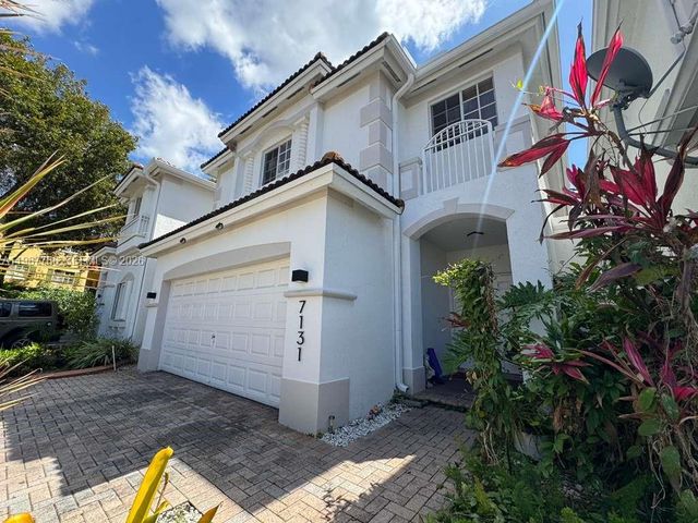 7131 NW 114th Ct, Doral, FL 33178