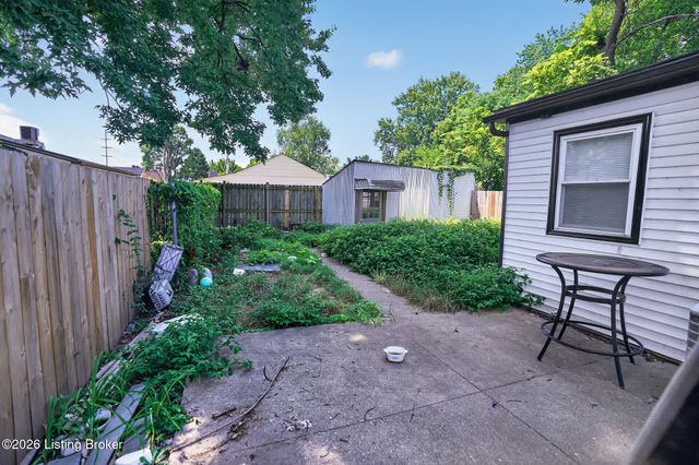 2206 Saint Xavier St, Louisville, KY 40212