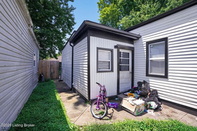 2206 Saint Xavier St, Louisville, KY 40212