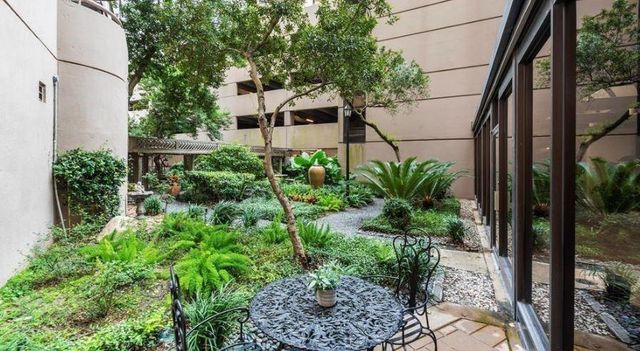 3525 Sage Road 718, Houston, TX 77056