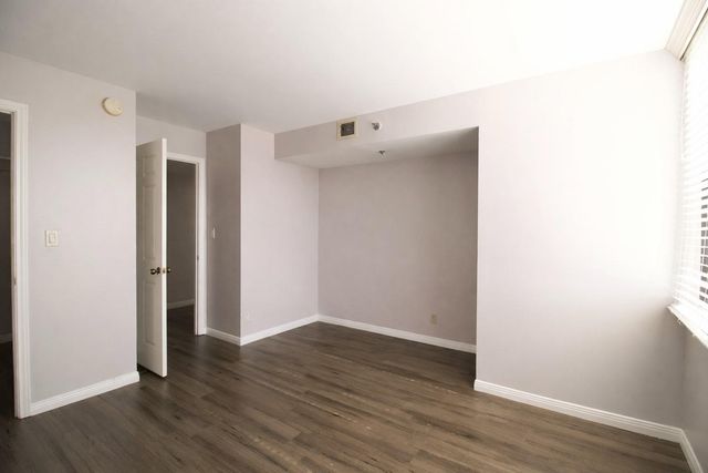 3525 Sage Road 718, Houston, TX 77056