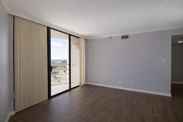 3525 Sage Road 718, Houston, TX 77056