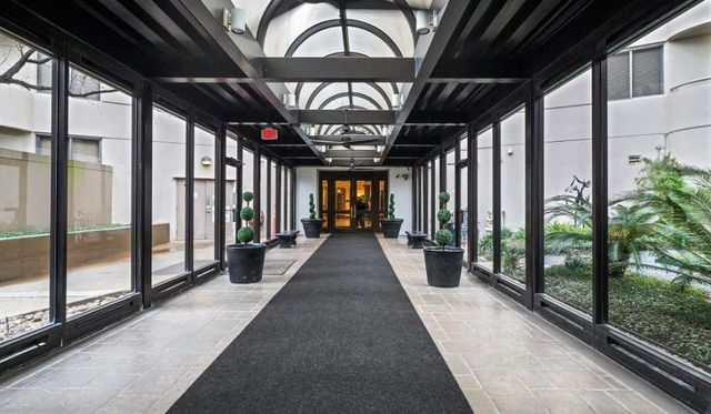 3525 Sage Road 718, Houston, TX 77056