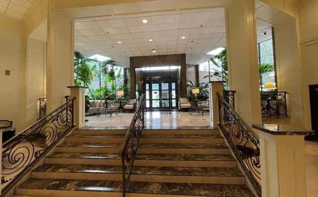 3525 Sage Road 718, Houston, TX 77056