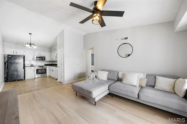 3425 Country Stone Manor Drive C, Valley Park, MO 63088