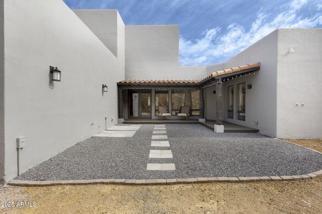 35310 S PINNACLE Place, Black Canyon City, AZ 85324