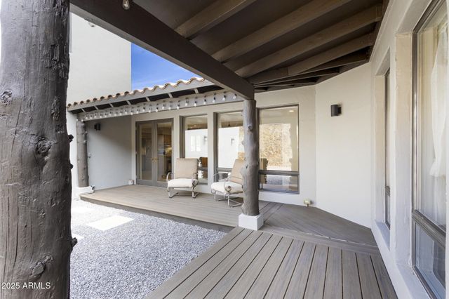 35310 S PINNACLE Place, Black Canyon City, AZ 85324