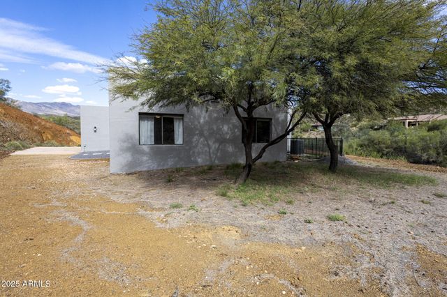 35310 S PINNACLE Place, Black Canyon City, AZ 85324