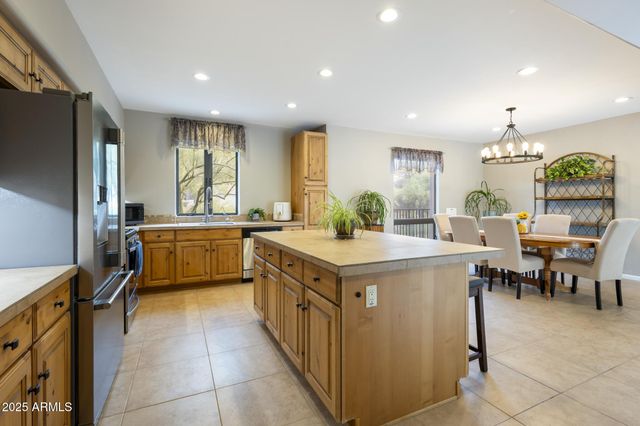 35310 S PINNACLE Place, Black Canyon City, AZ 85324