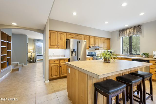 35310 S PINNACLE Place, Black Canyon City, AZ 85324