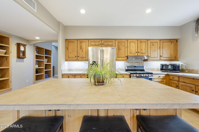 35310 S PINNACLE Place, Black Canyon City, AZ 85324